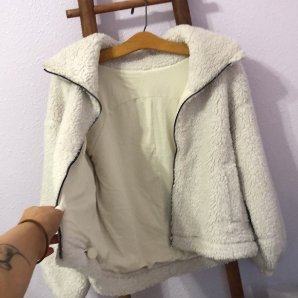 Cream Lululemon Sherpa jacket - Picture 3 of 4